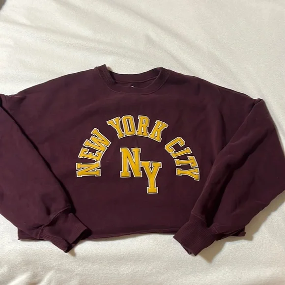 Set-Olfit-Hollister burgundy, New York cropped sweatshirt and sweatpants - Picture 2 of 9